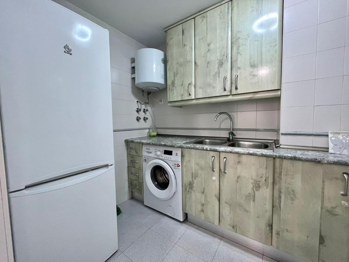 Apartamento Playa Velilla Park II อัลมูเญการ์ ภายนอก รูปภาพ